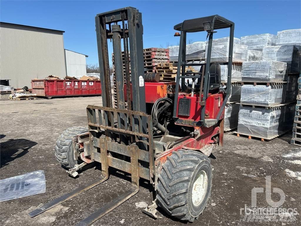 Moffett M5000 Terenski viličar