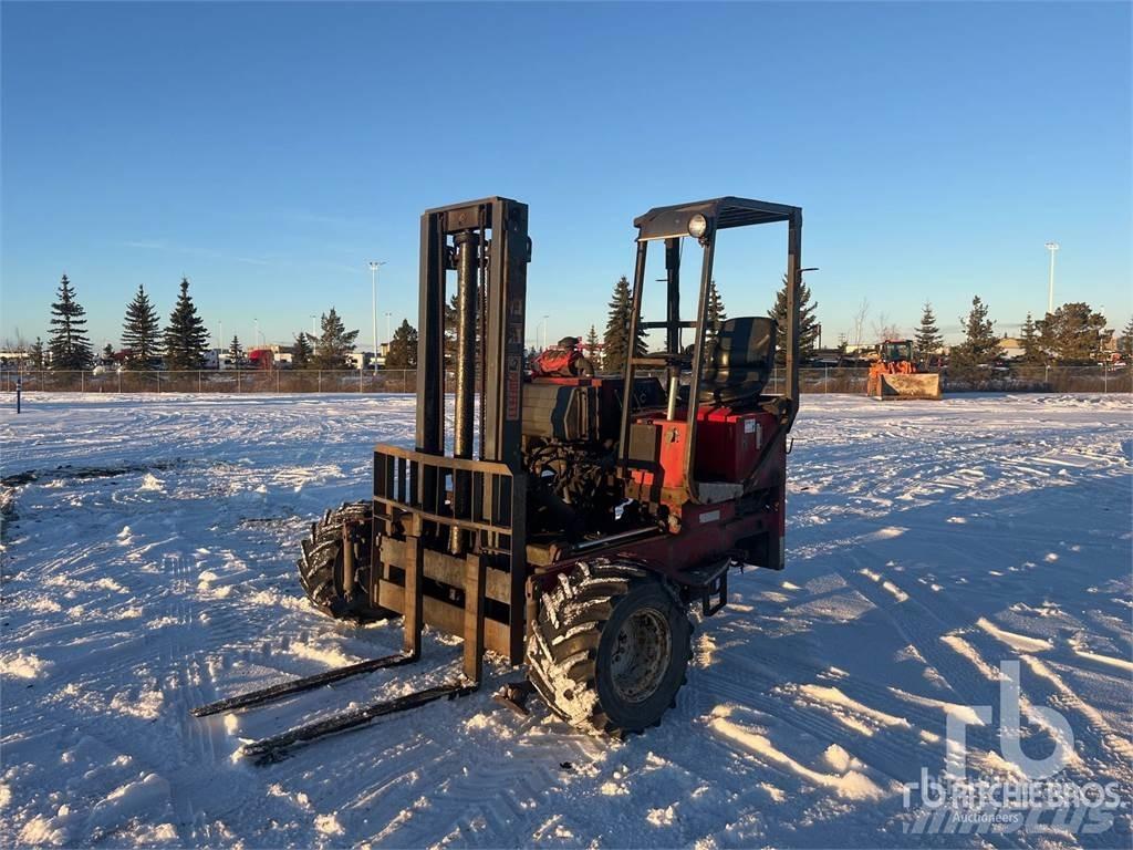 Moffett M5500 Terenski viličar