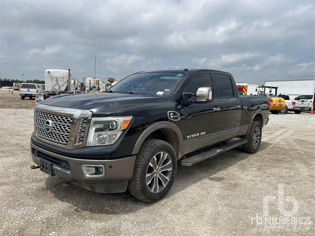 Nissan TITAN Kiperi