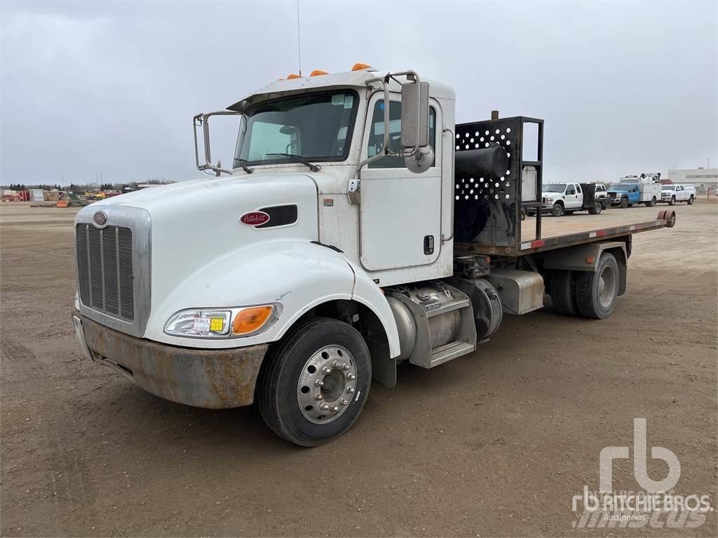 Peterbilt 330 Rol kiper kamioni s kukama za dizanje