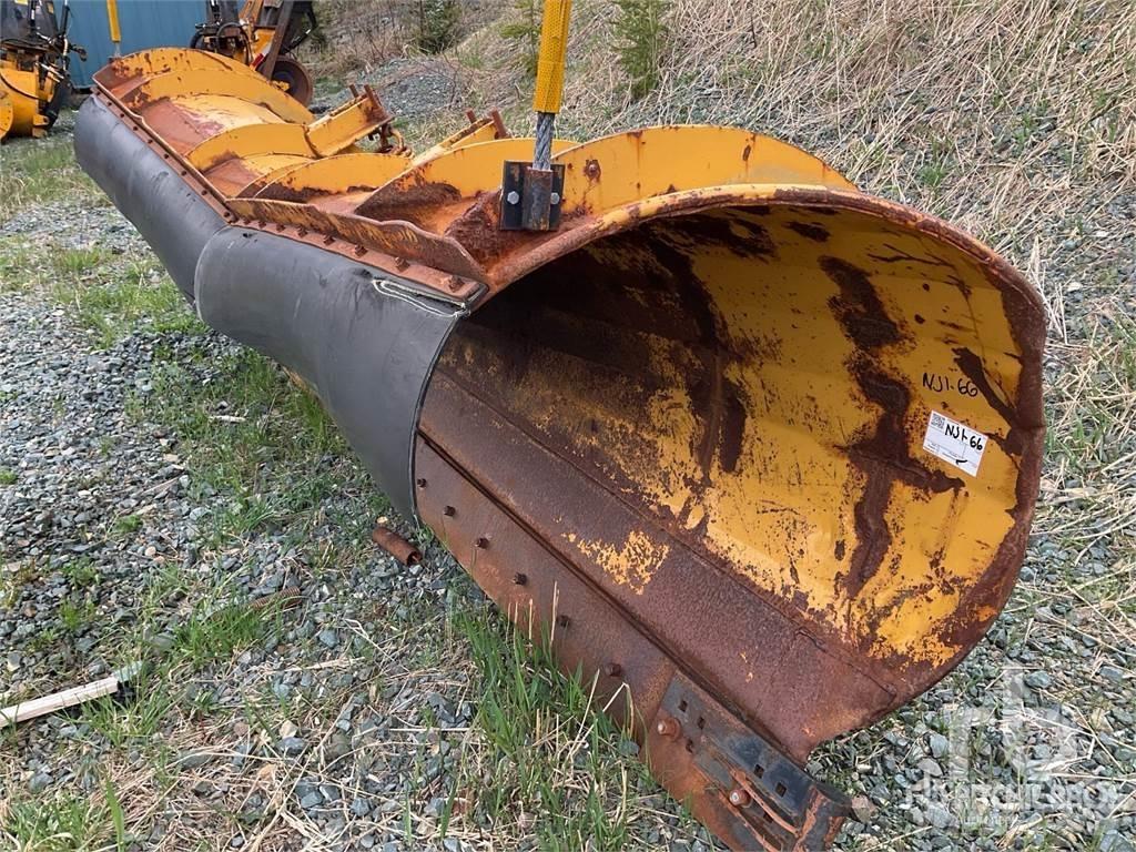  R132TM-CUSTOM Ostali strojevi za ceste i snijeg