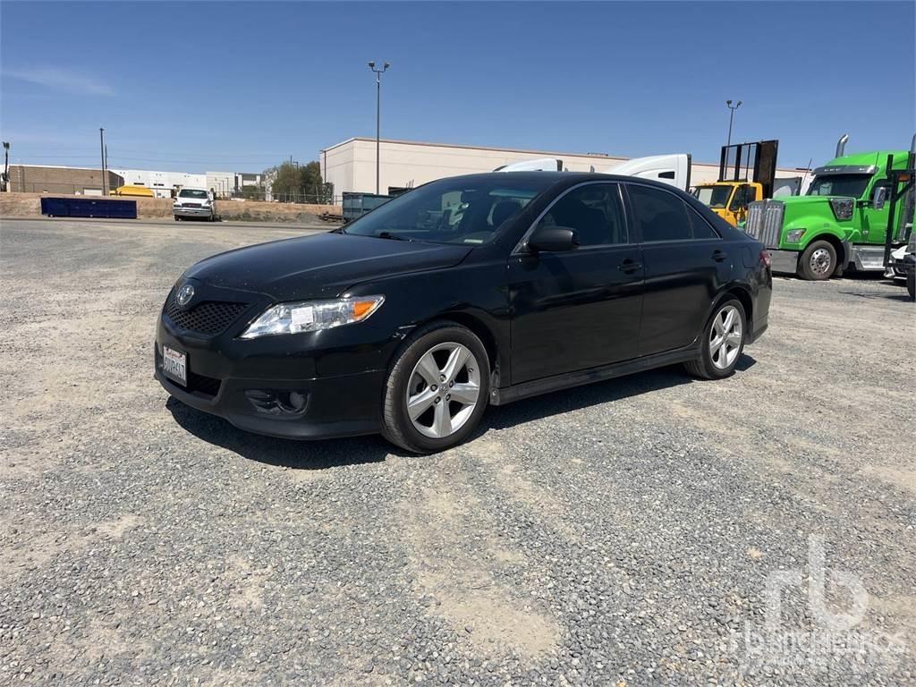 Toyota CAMRY Automobili