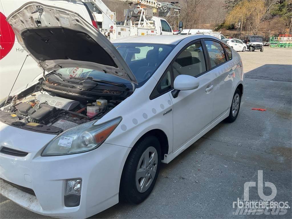 Toyota PRIUS Automobili