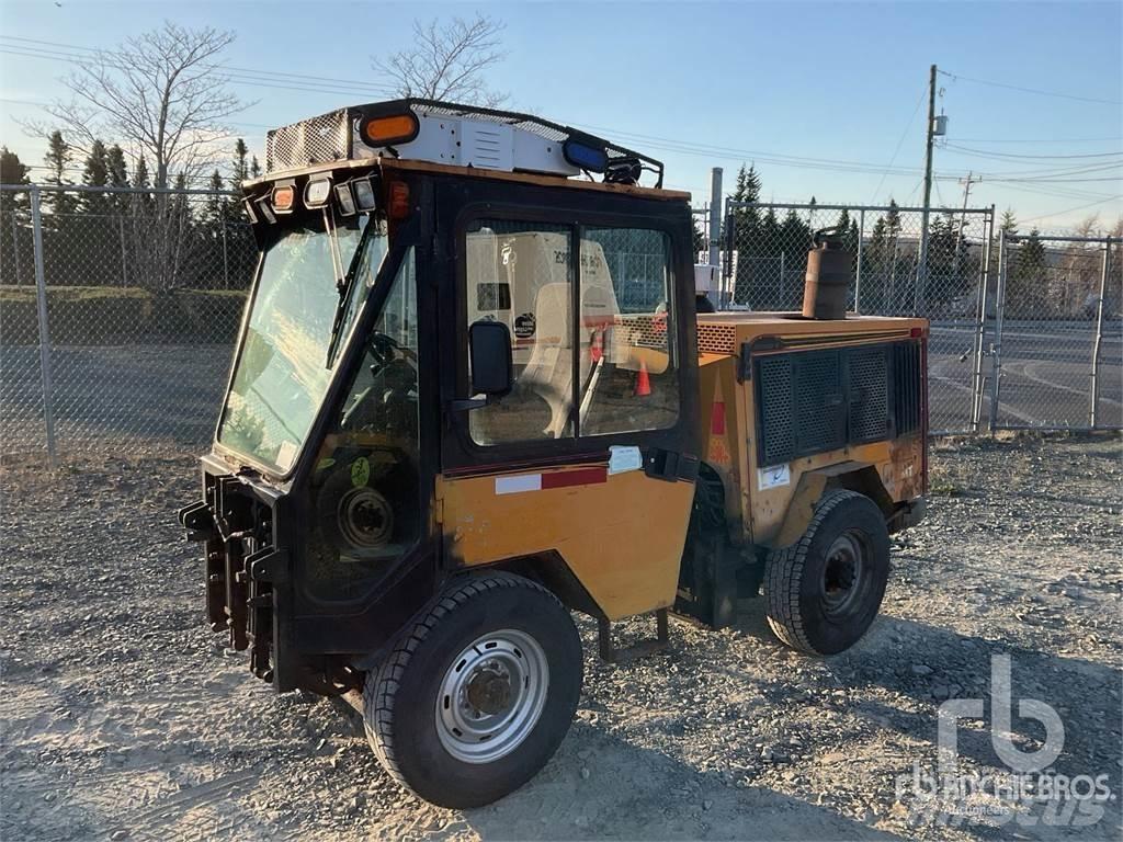 Trackless MT6 Sniježne daske i  plugovi