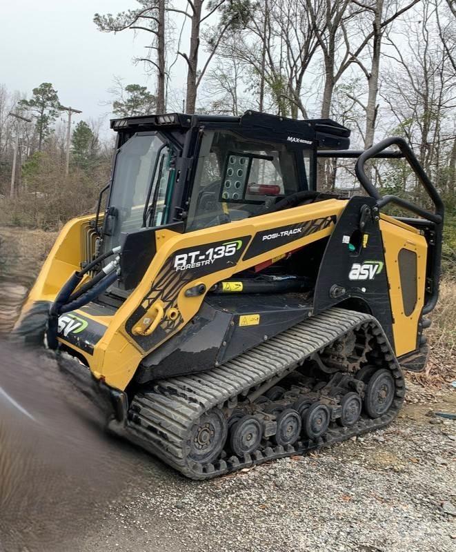 ASV RT135F Skid steer mini utovarivači