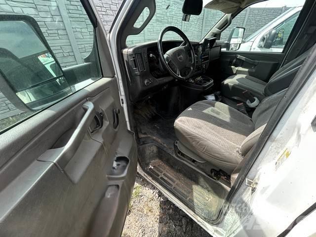 GMC Savana 4500 Sanduk kamioni