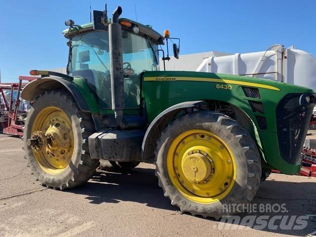 John Deere 8430 Traktori