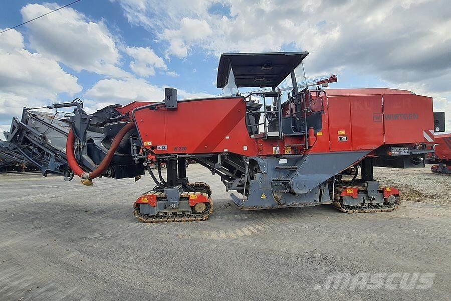 Wirtgen W 220 Asfaltne hladne glodalice