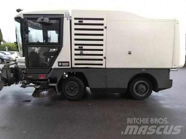 Ravo 530 CD Strojevi za metenje