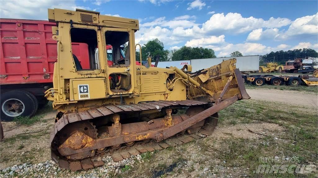 CAT D5B Buldožeri gusjeničari