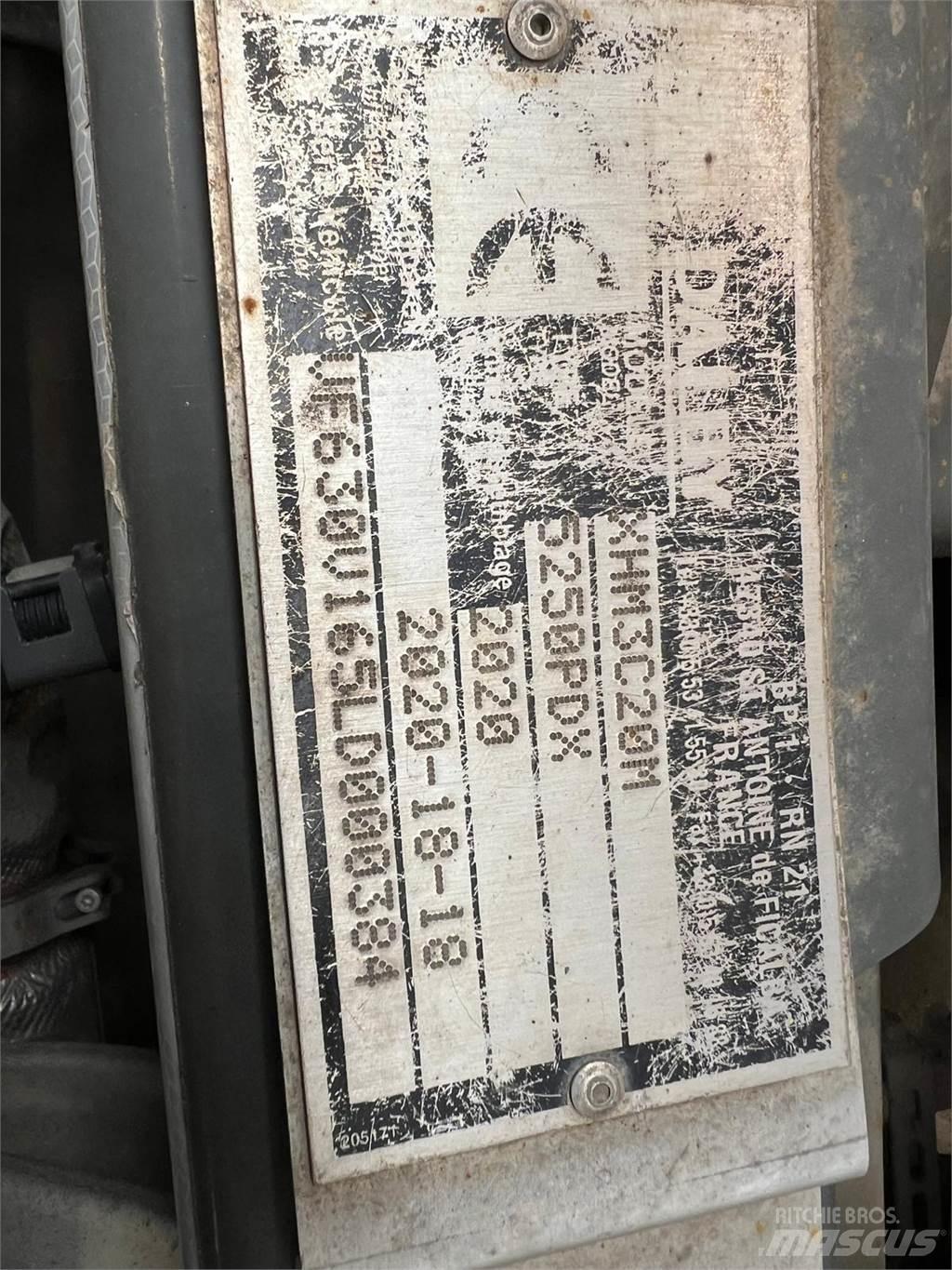 Renault CM 430 Rol kiper kamioni s kukama za dizanje