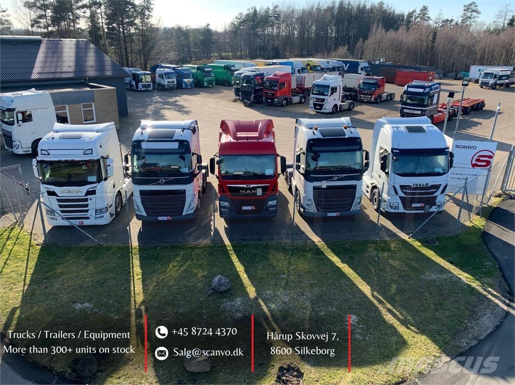Volvo FM450 Rol kiper kamioni s kukama za dizanje