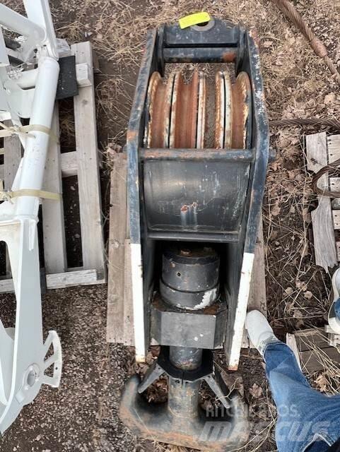 Hitachi  Oprema i dijelovi za kranove