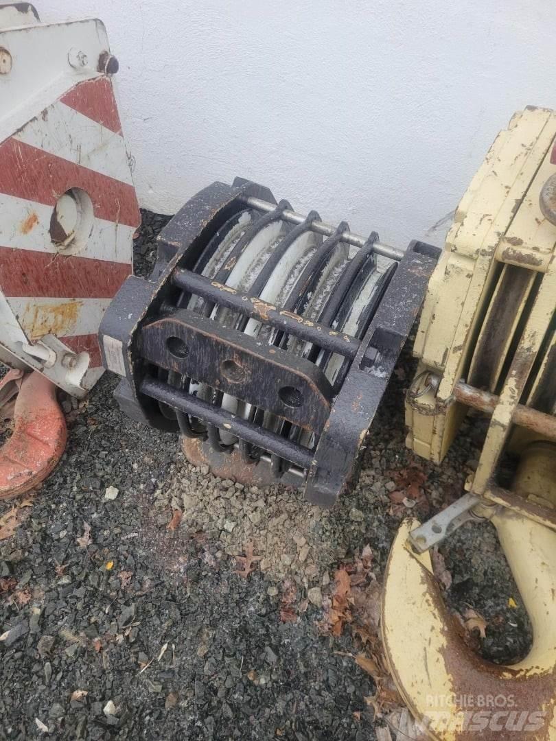 Liebherr  Oprema i dijelovi za kranove