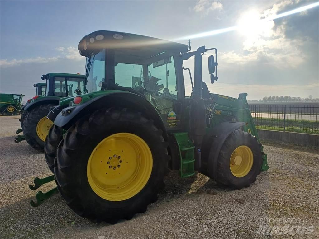 John Deere 6110 R Traktori
