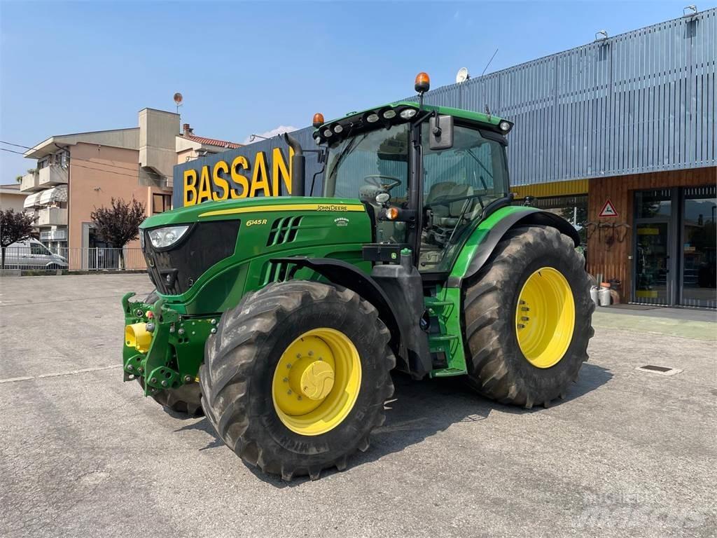 John Deere 6145 R Traktori