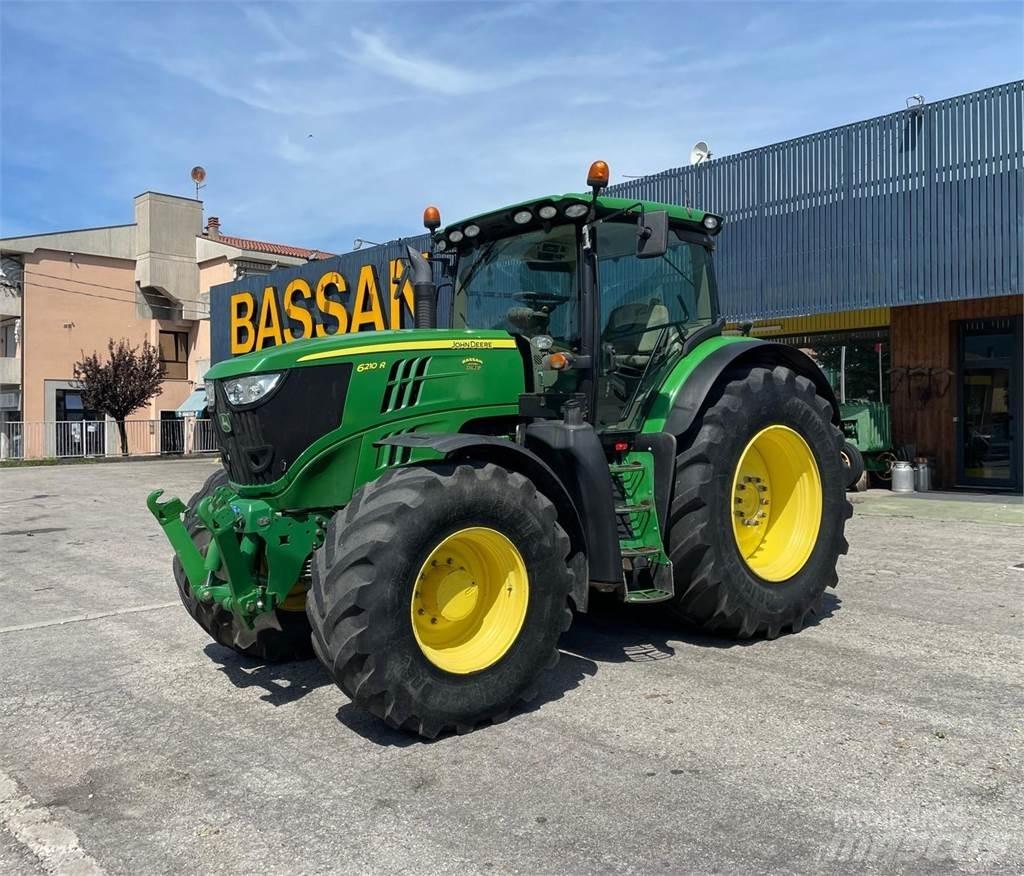 John Deere 6210 R Traktori