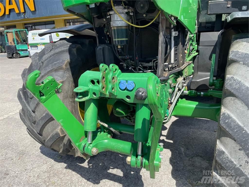 John Deere 6210 R Traktori
