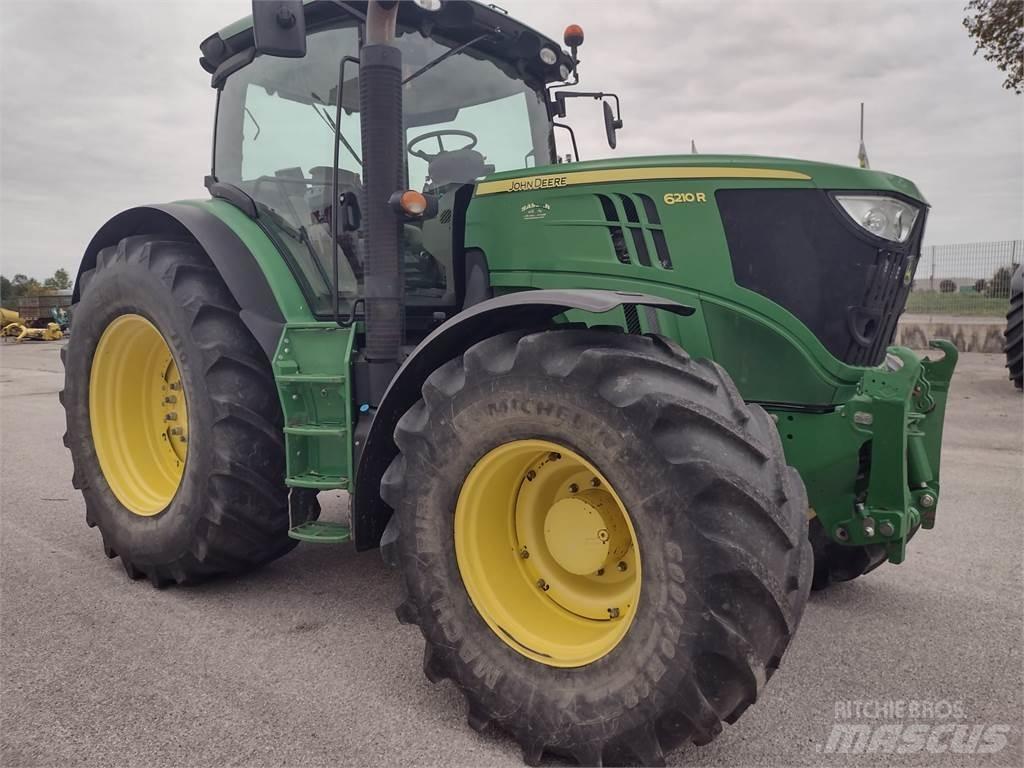 John Deere 6210 R Traktori