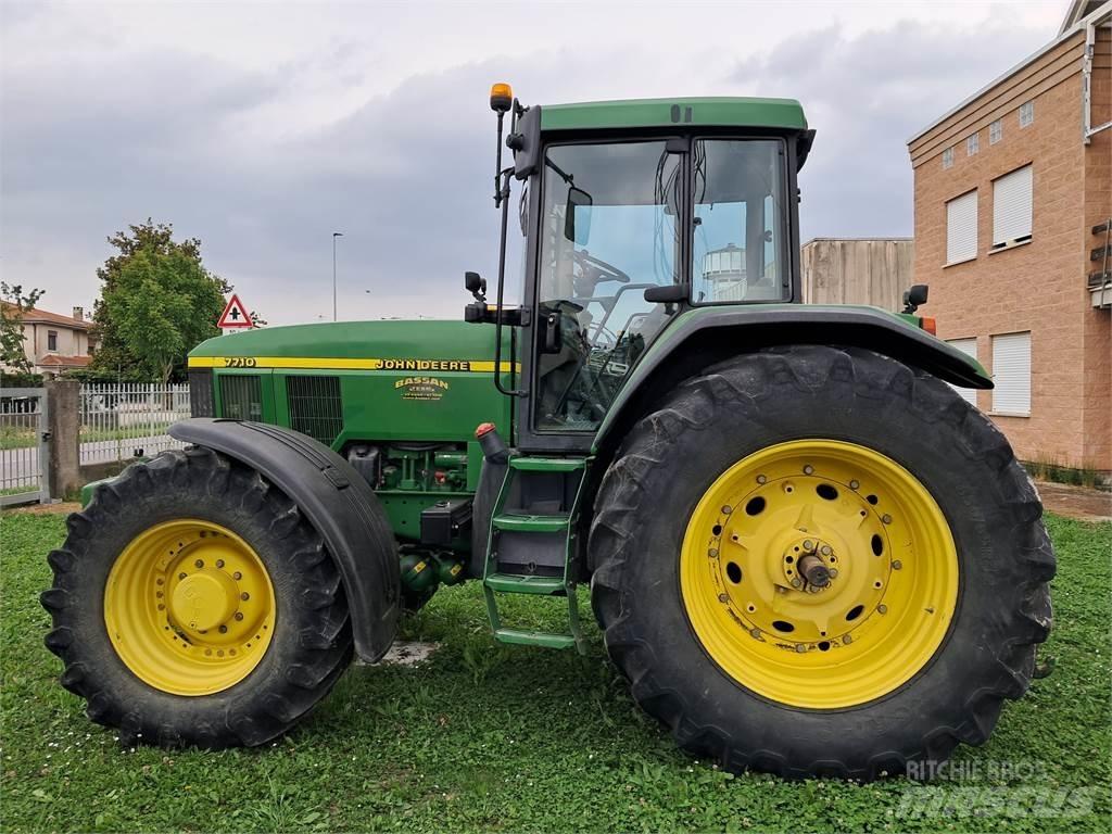John Deere 7710 Traktori