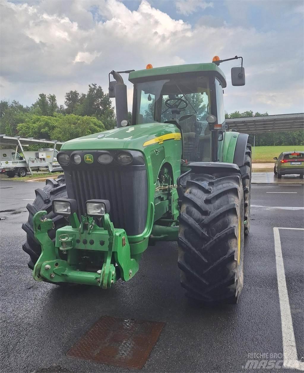 John Deere 8320 Traktori