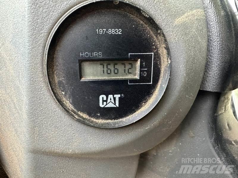 CAT CS-563 E Valjci sa dvojnim bubnjem