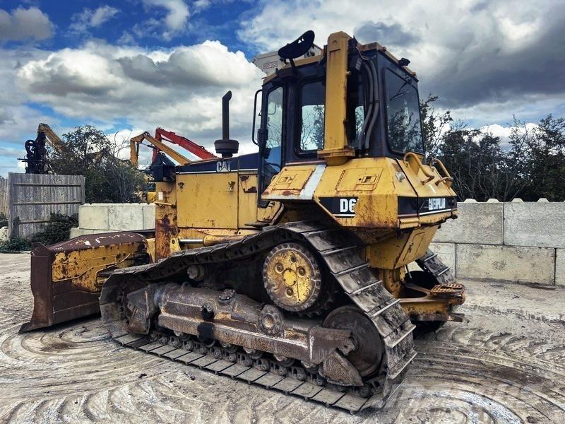 CAT D6M Buldožeri gusjeničari
