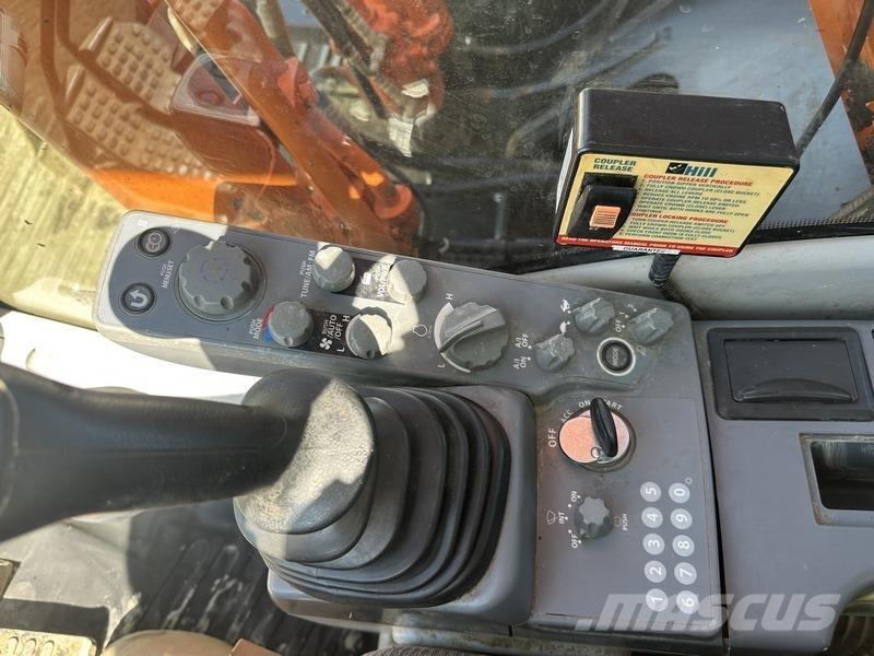 Hitachi ZX210LC-6 Bageri gusjeničari