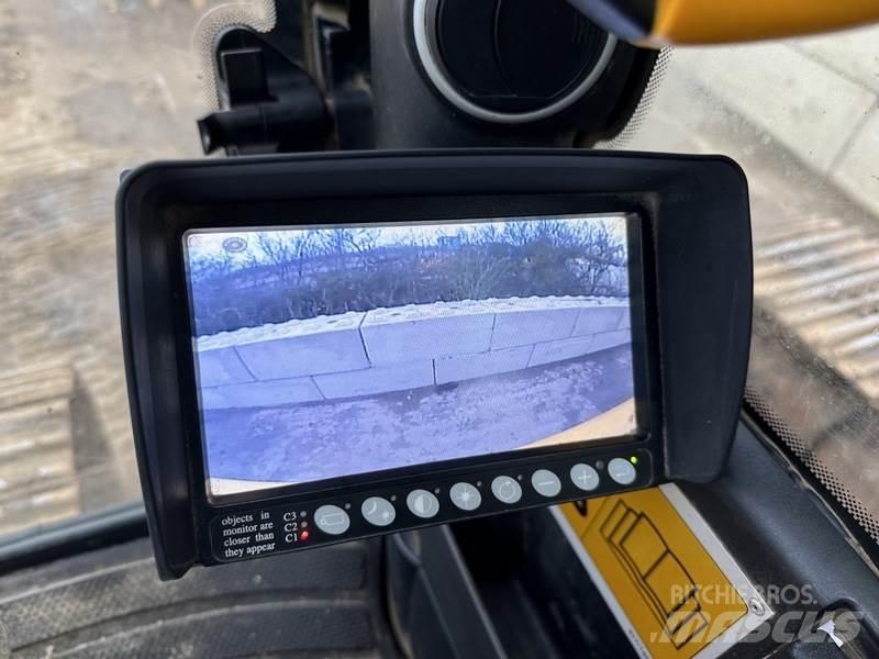 JCB JS370 LC T4 Bageri gusjeničari