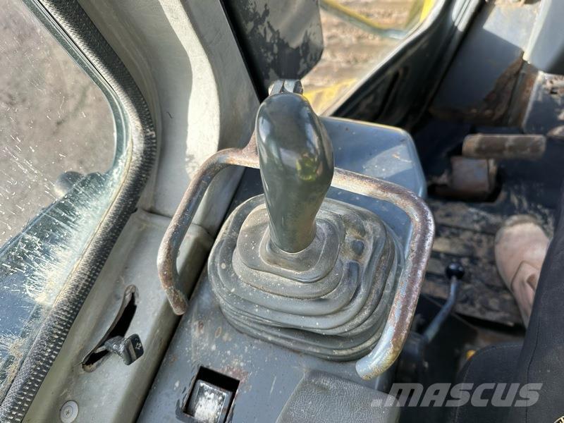 Komatsu D41E-6 Buldožeri gusjeničari