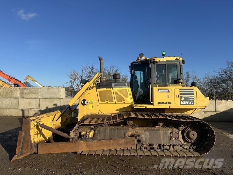Komatsu D65 PXI Buldožeri gusjeničari