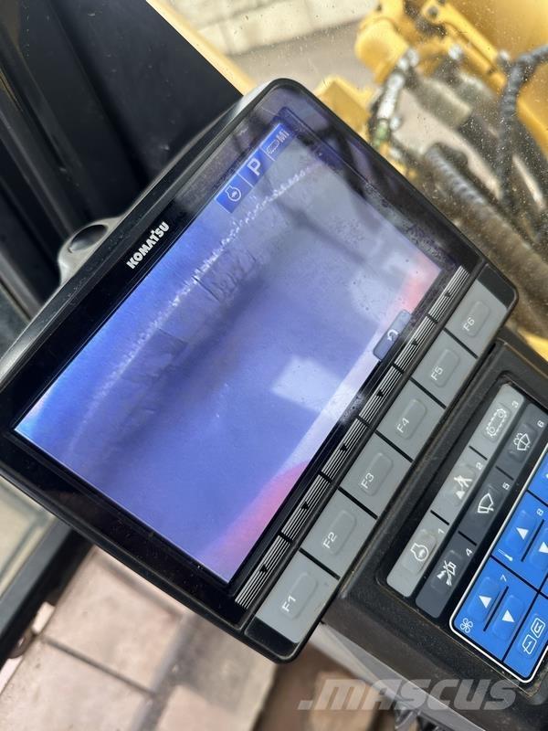 Komatsu PC490 LC-10 Bageri gusjeničari