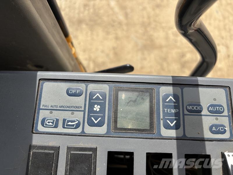 LiuGong CLG915E Bageri gusjeničari