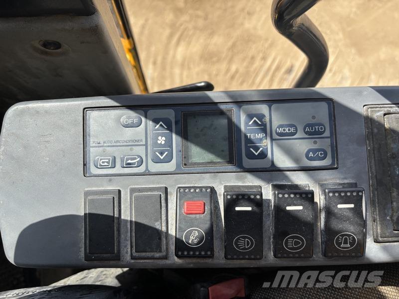 LiuGong CLG928E Bageri gusjeničari