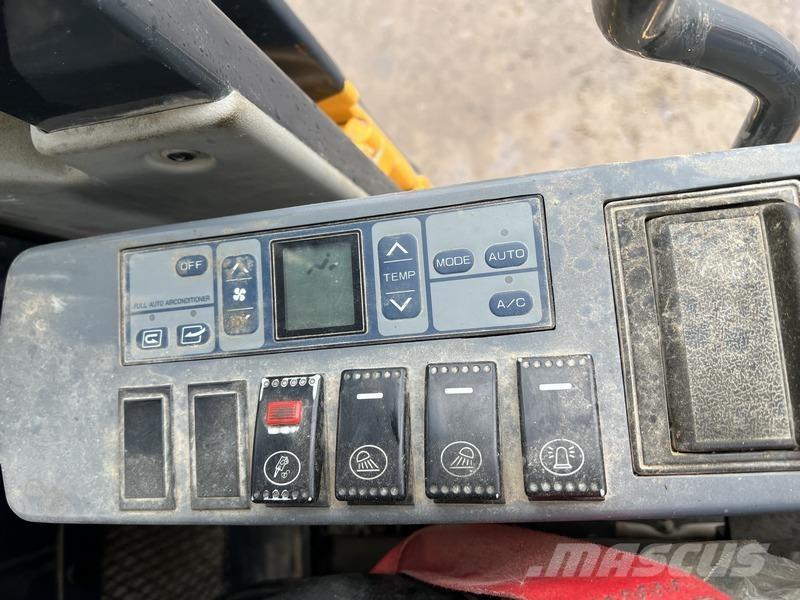 LiuGong CLG933 Bageri gusjeničari