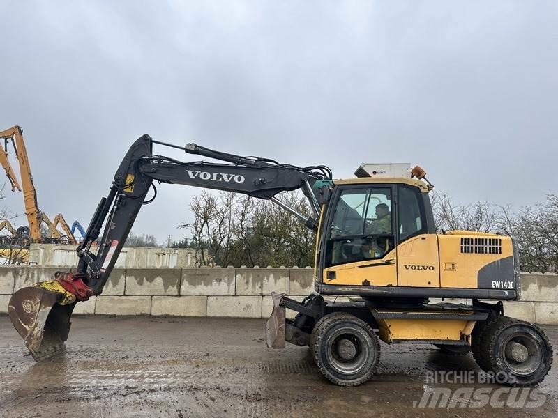 Volvo EW140 Bageri na kotačima