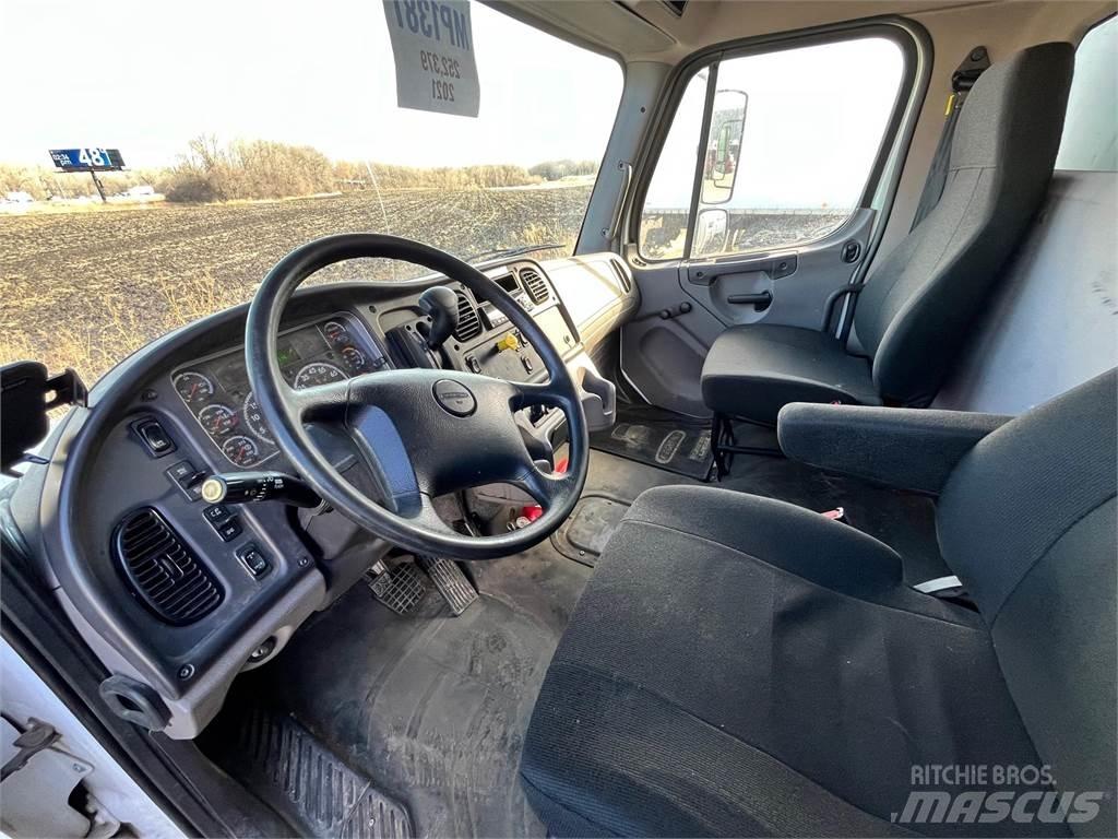 Freightliner M2 106 Sanduk kamioni