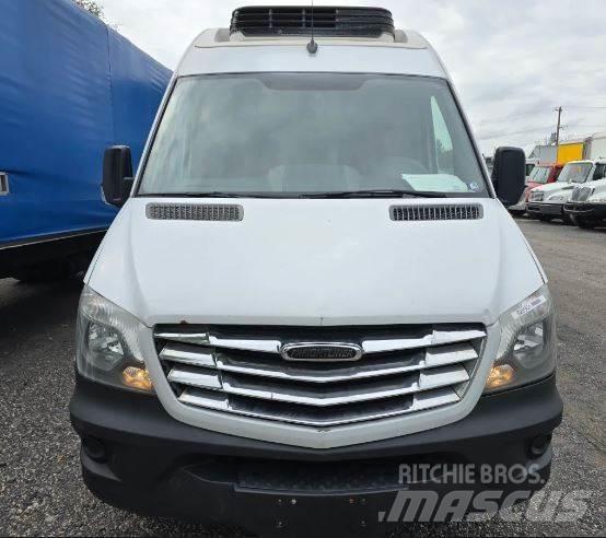 Freightliner sprinter Sanduk kamioni
