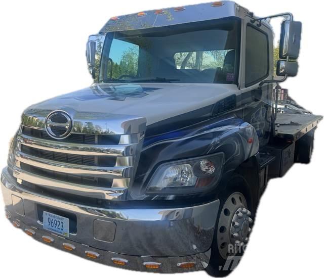 Hino 258ALP Rol kiper kamioni s kukama za dizanje