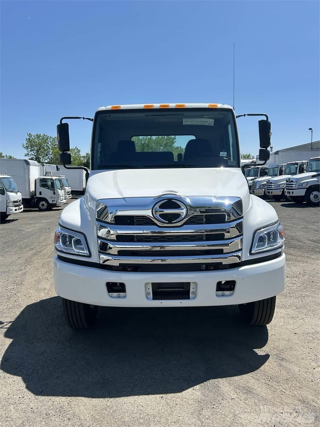 Hino L7 Kamioni-šasije