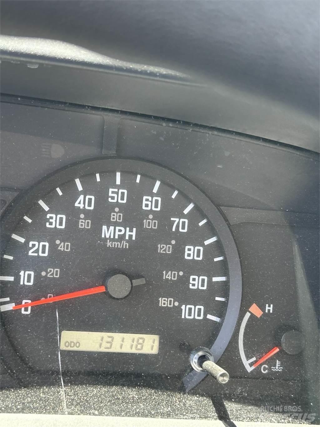 Isuzu NPR Sanduk kamioni