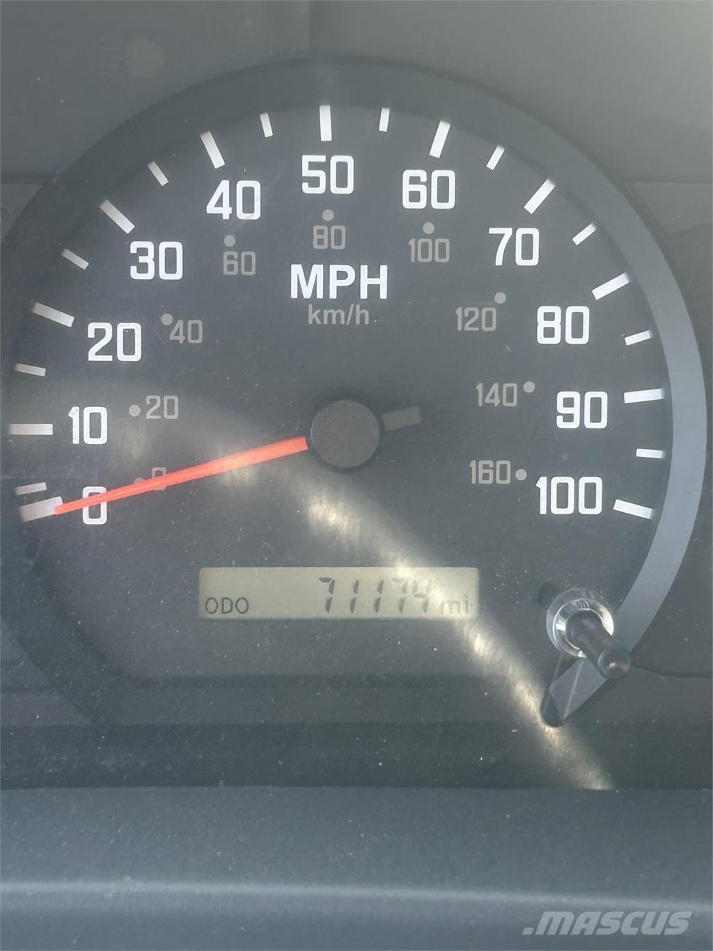 Isuzu NPR HD Sanduk kamioni