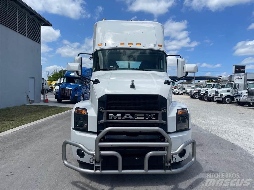 Mack AN64T Traktorske jedinice