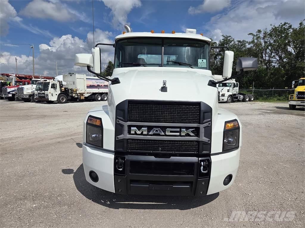 Mack AN64T Traktorske jedinice