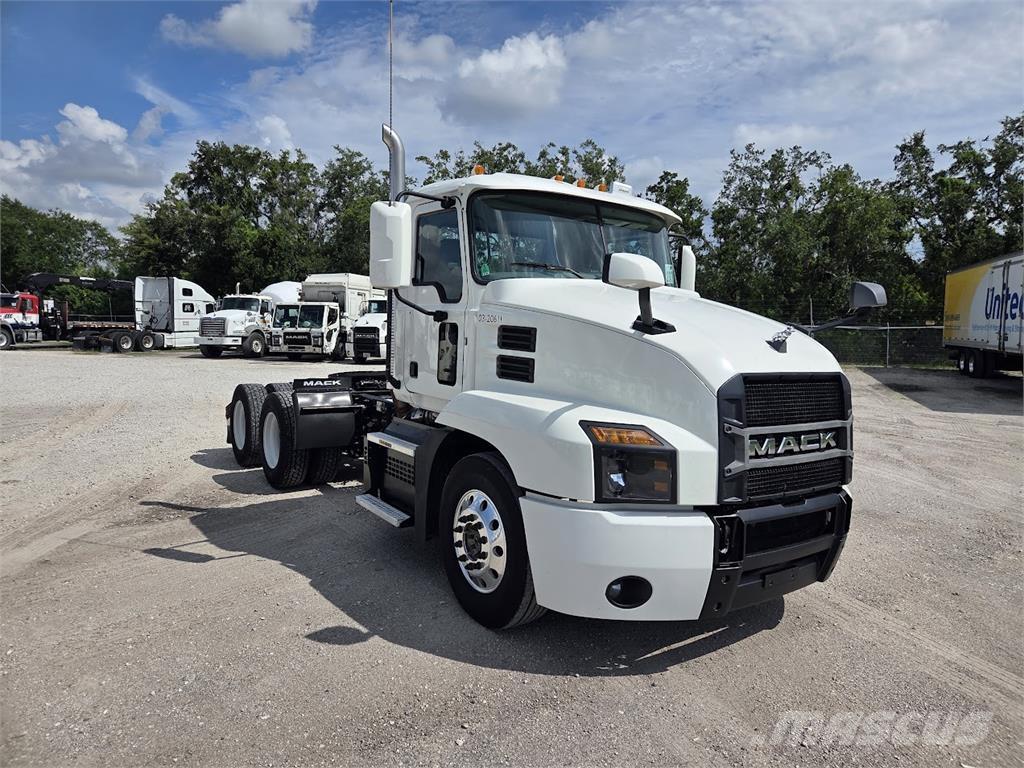 Mack AN64T Traktorske jedinice