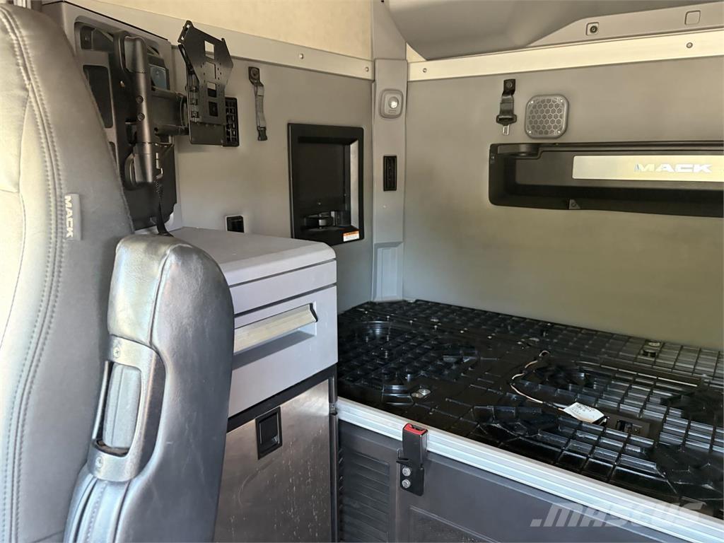 Mack AN64T Traktorske jedinice