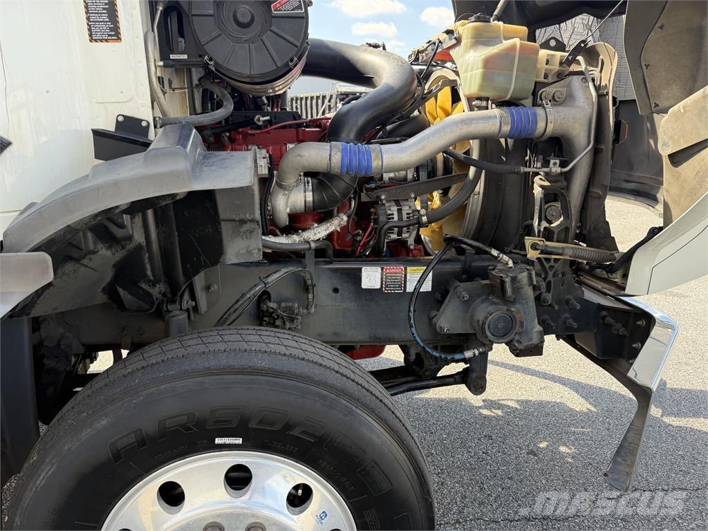 Mack GR64B9 Sanduk kamioni