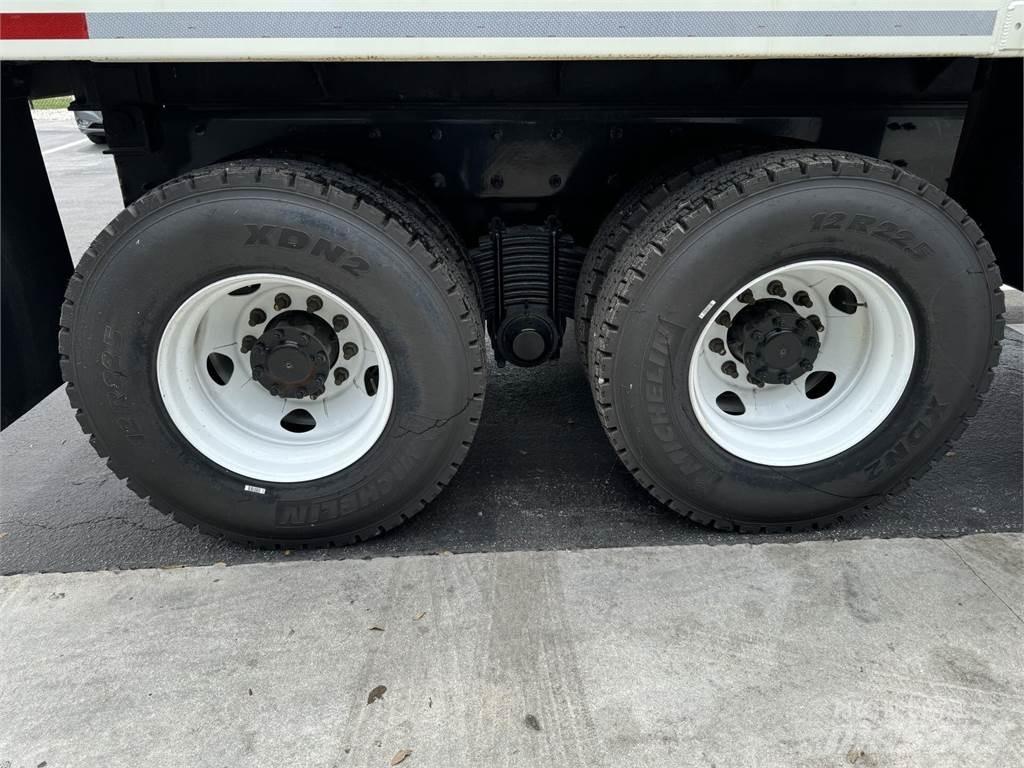 Mack GR64BRX Kiper kamioni