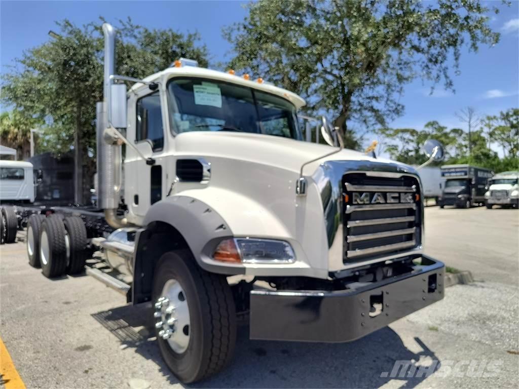 Mack GR64BX Kamioni mikseri za beton