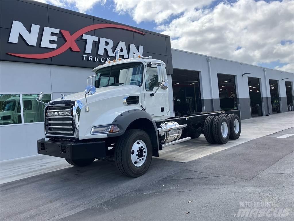 Mack GR64BX Kiper kamioni